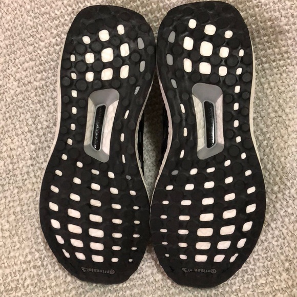 Adidas ULTRAboost - Picture 3 of 6